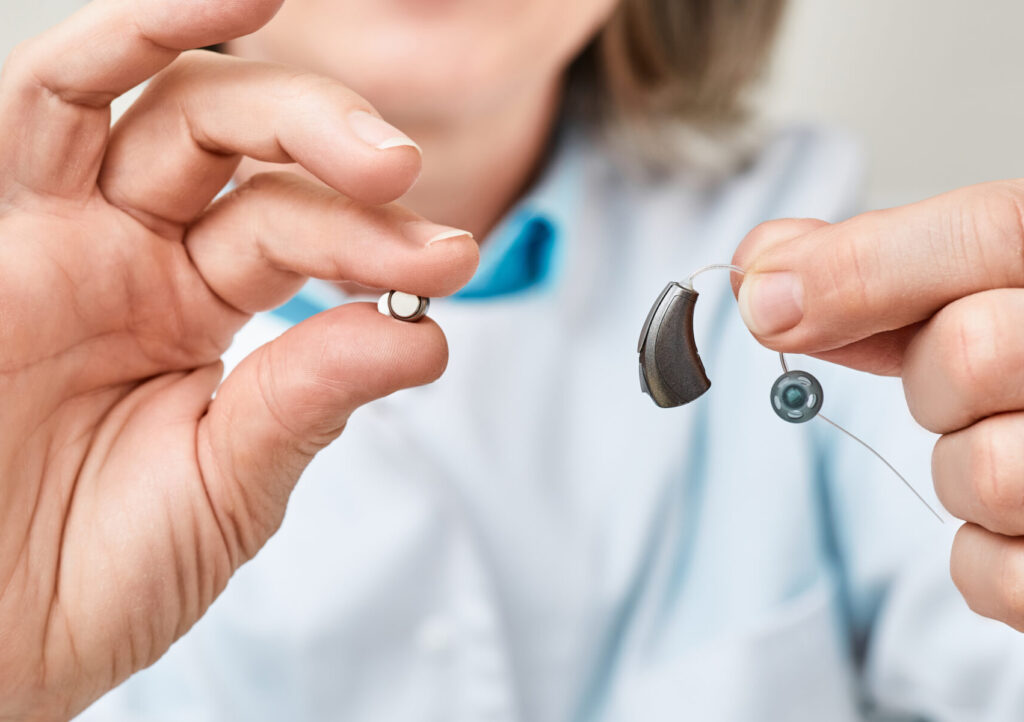 Audífono digital en Óptica Audio Avenida, La Solana.